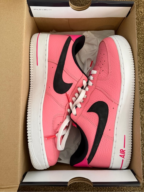 Nike Shoes - Nike Air Force 1 ‘07 LV8